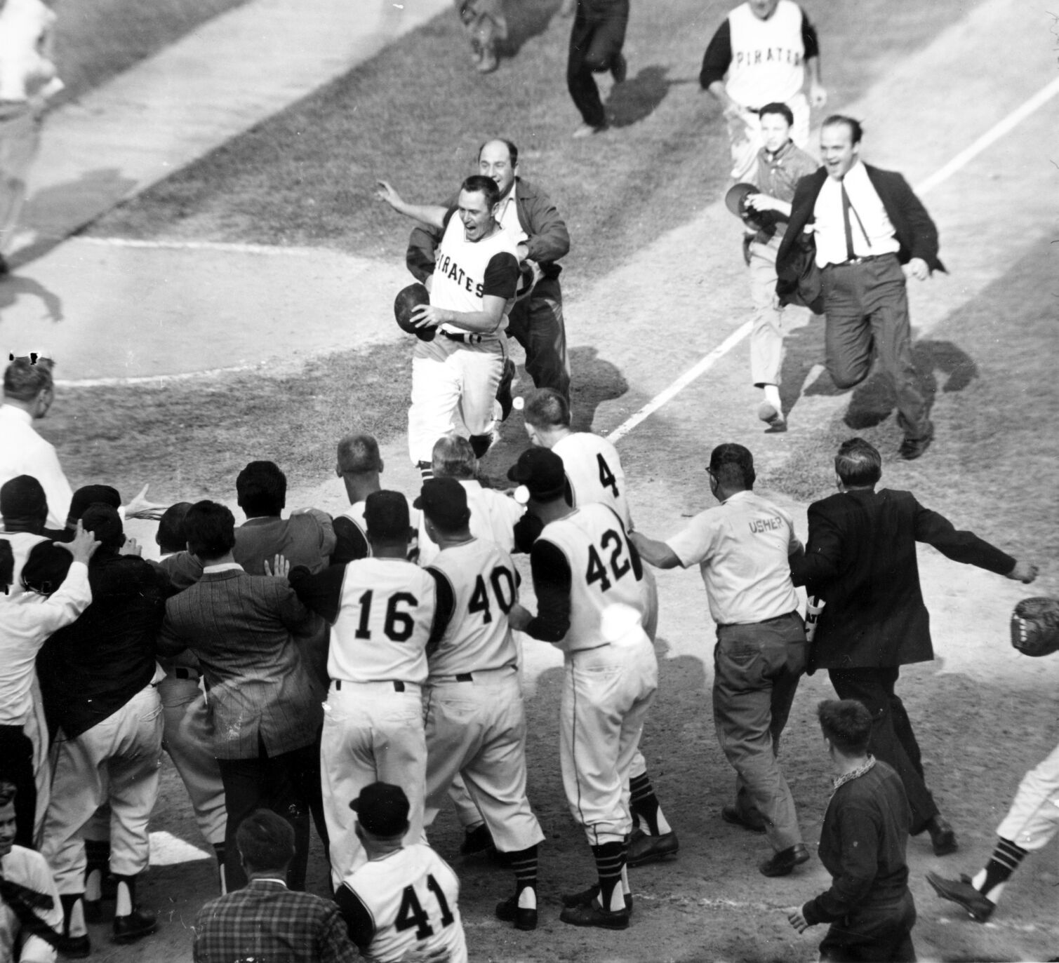 1960: Bill Mazeroski hits walk-off home run to give Pirates the World Series championship